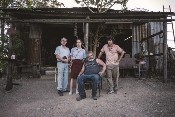 EVQA_BACK2_0386JEY_3190 b b