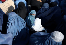 Los talibanes prohíben libros escritos por mujeres, acceder a internet por «inmoral» y educar sobre DDHH y acoso sexual