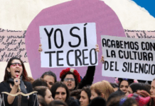 Nueve años después, Carolina llega a juicio: “Ya estuve presa en la espera, hoy estoy de pie”