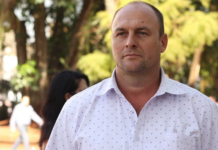 El rey de los machirulos: Intendente de Misiones le regaló a las mujeres artículos de limpieza en el 8M