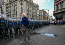 Para aumentarle a los jubilados no hay plata pero pagar la represión en el Congreso los miércoles sí