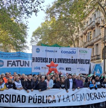 Una multitud imparable colmó las calles en defensa de la Universidad Pública