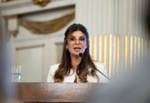 Lina Anllo recibió el Diploma a la Emprendedora en la Legislatura Porteña: «Emprender no es solo crear empresas, es una forma de vivir»