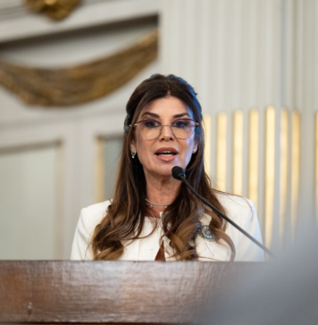 Lina Anllo recibió el Diploma a la Emprendedora en la Legislatura Porteña: «Emprender no es solo crear empresas, es una forma de vivir»