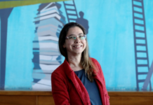 Ciencia económica con ojos de mujer: Cecilia Velázquez es premiada por visibilizar la precarización de las juventudes y las brechas de cuidado