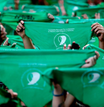 El Pacto de la Reacción: Argentina Firma el Consenso de Ginebra mientras las Brujas Tejen la Resistencia