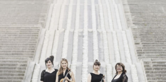 Crónica de un conjuro colectivo: el tango insurrecto de Les Fleurs Noires en La Plata