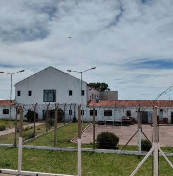 El cuerpo de las presas como botín; detienen a 15 agentes por abusos grupales tras tres meses de complicidad judicial.