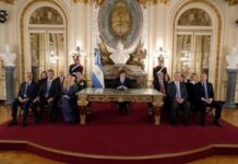 El camaleón de Olivos: El giro discursivo de Milei sobre Malvinas expone la incongruencia oficial