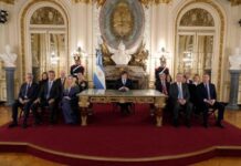 El camaleón de Olivos: El giro discursivo de Milei sobre Malvinas expone la incongruencia oficial