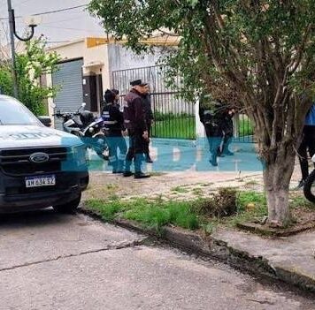 La frialdad patriarcal que estremece a La Plata: asesinó a su pareja, convivió con el cuerpo y huyó al norte antes de entregarse