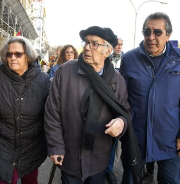 Adolfo Pérez Esquivel marchó junto a excombatientes contra la entrega de tierras: «Buscan transformarnos en una colonia»